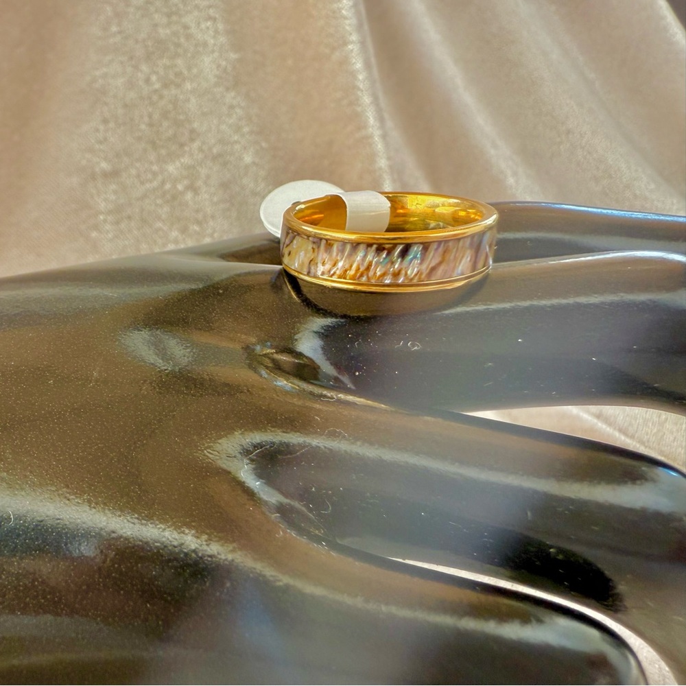 2/$25 Gold Plated Enamel Art Ring Size 8 – Colorful Iridescent Shine - Picture 5 of 8